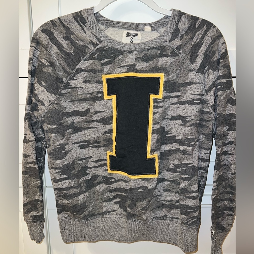 American Eagle Outfitters Gray Camo Sweatshirt with Black and Yellow Patch I